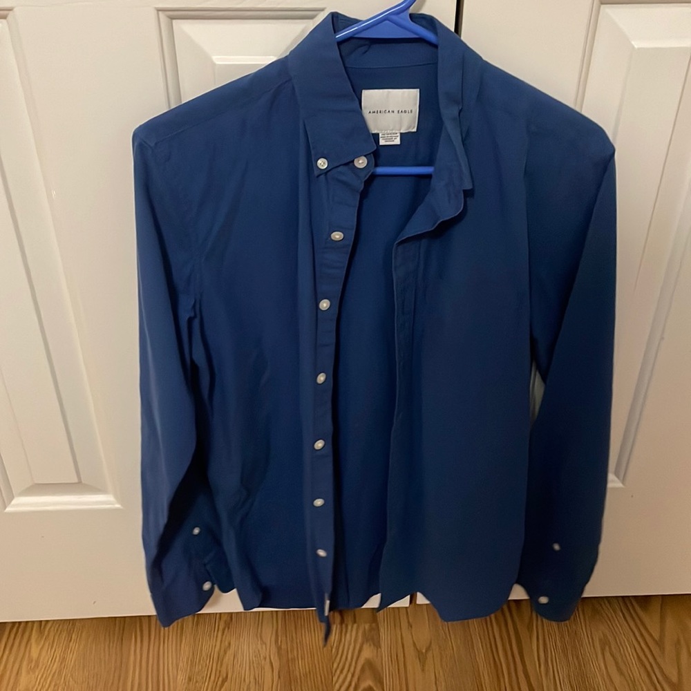 AMERICAN EAGLE BLUE CASUAL BUTTON DOWN COLLAR SHIRT SIZE XS